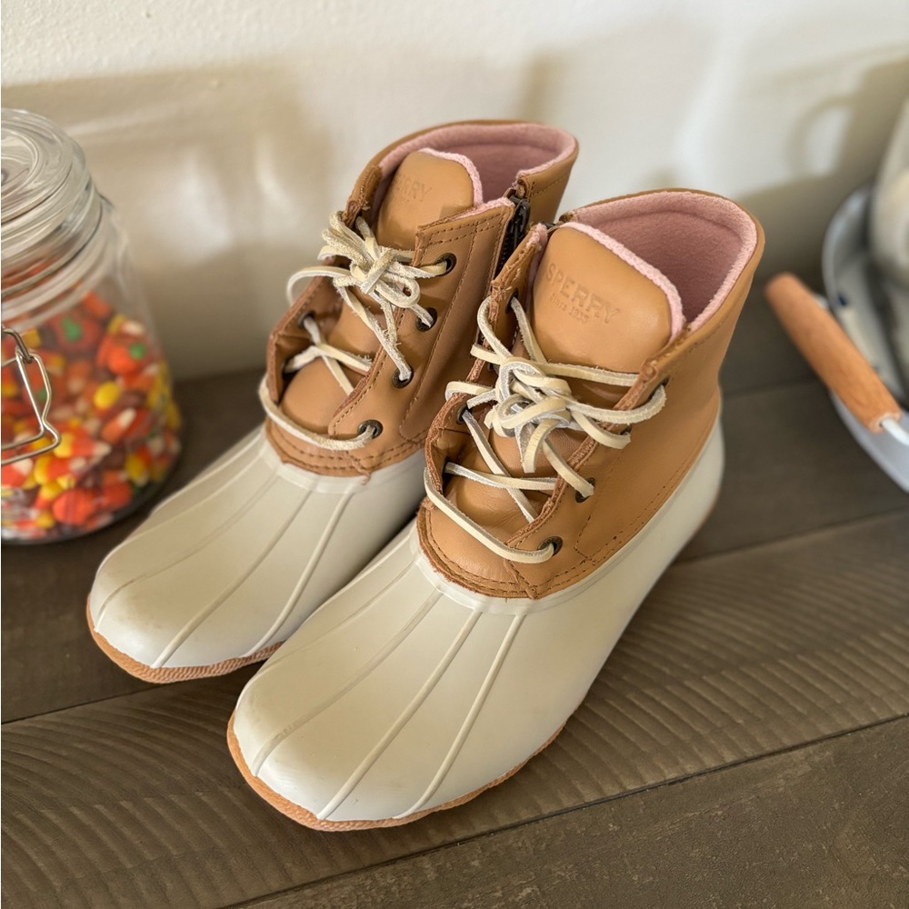 Women’s sperry top- saltwater duck boot